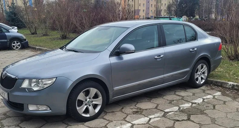 zachodniopomorskie Skoda Superb cena 34900 przebieg: 241000, rok produkcji 2013 z Sławno